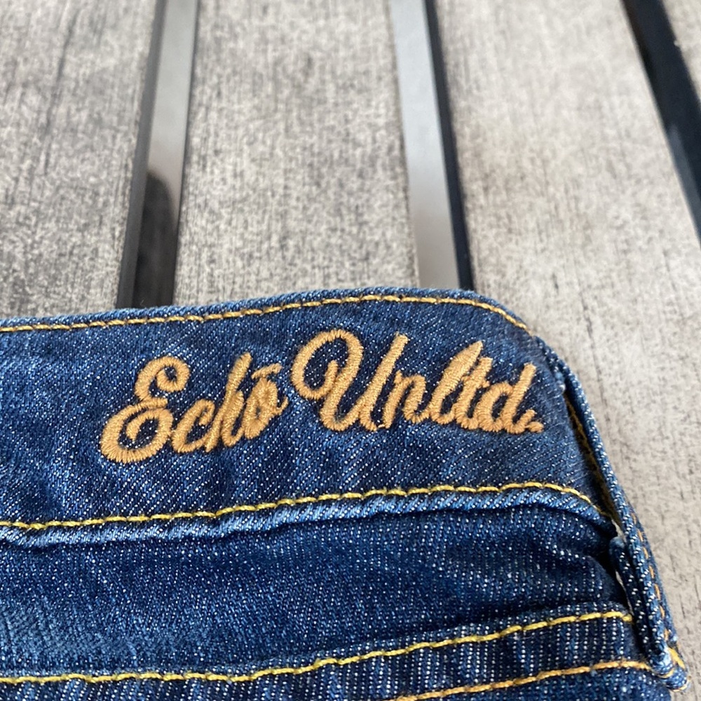 Woman’s Ecko unlimited Jean shorts size 13/14 - Picture 12 of 13